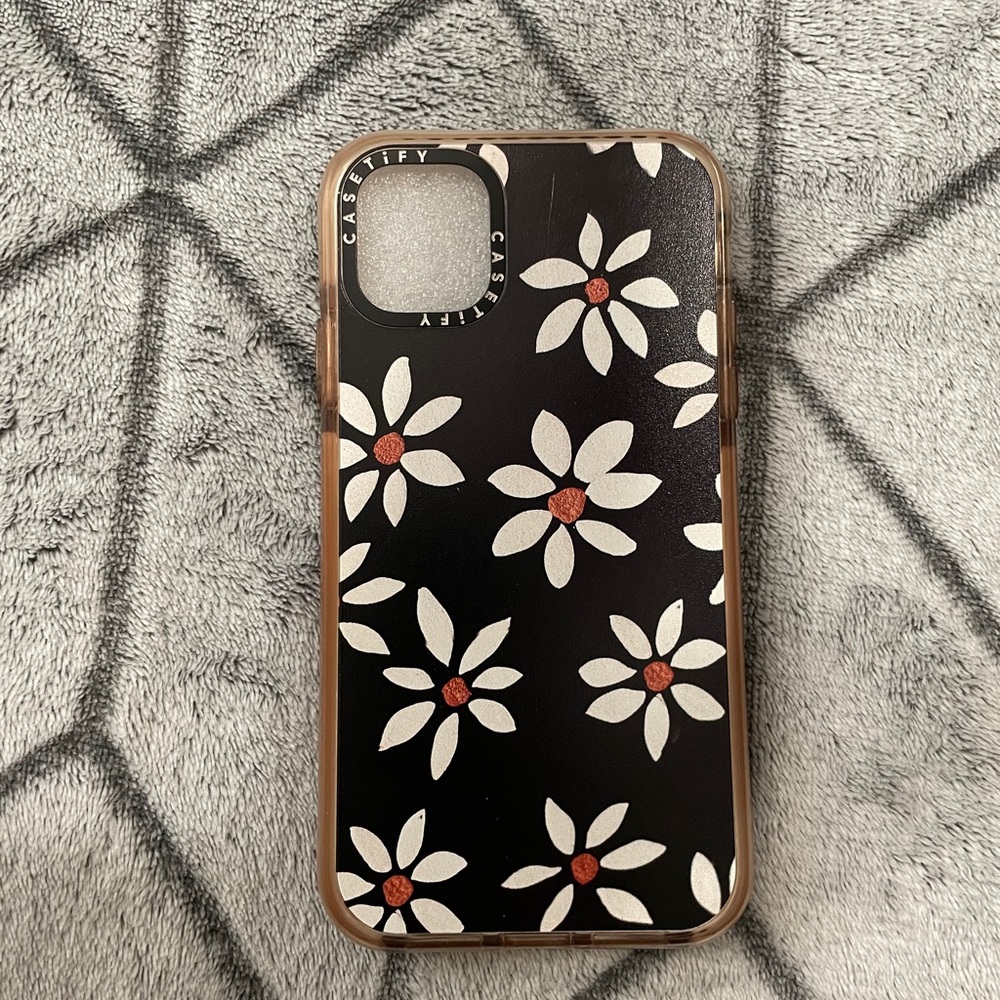 Iphone 11 flower case